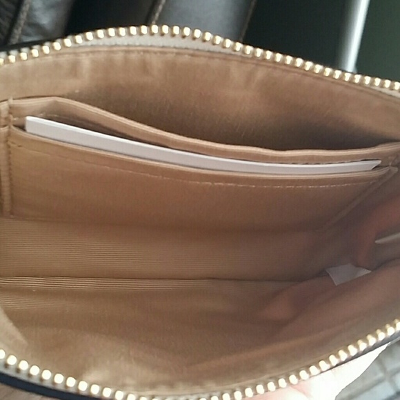 🍒COACH ZIP WRISTLET WITH CHERRY PRINT🍒🍒 - Picture 6 of 8